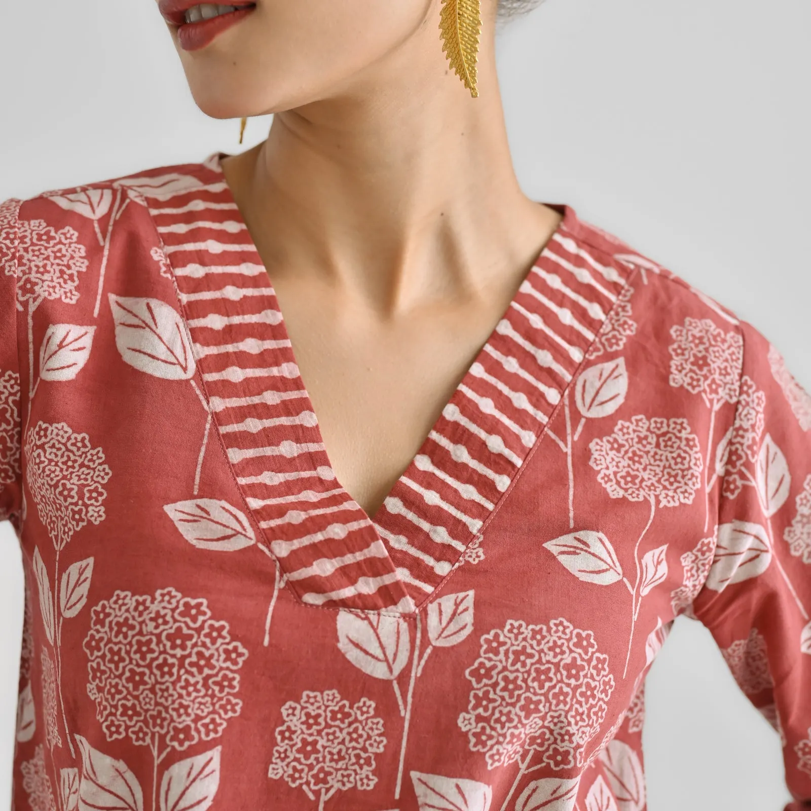 Brick Red Contemporary Dabu Printed Cotton Tunic with V Neckline