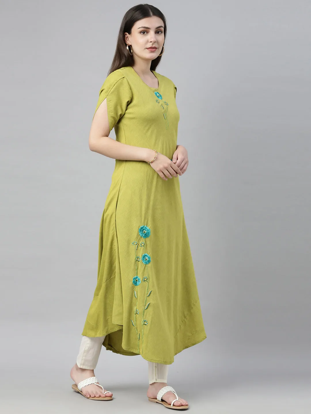 Neeru's M Green Colour Slub Rayon Fabric Tunic "50"