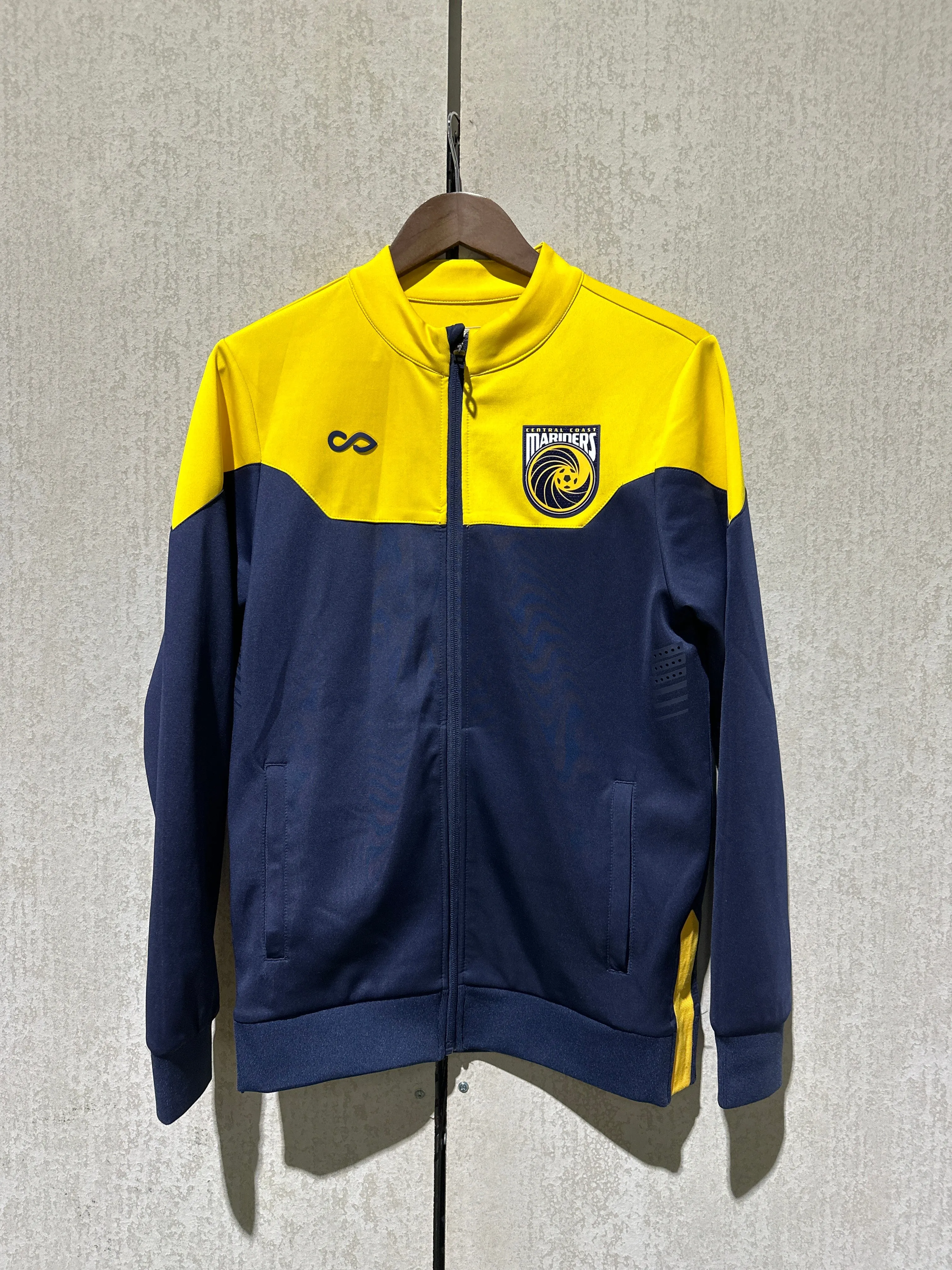 PRE LOVED CENTRAL COAST MARINERS 2024 A-LEAGUE CIKER JACKET