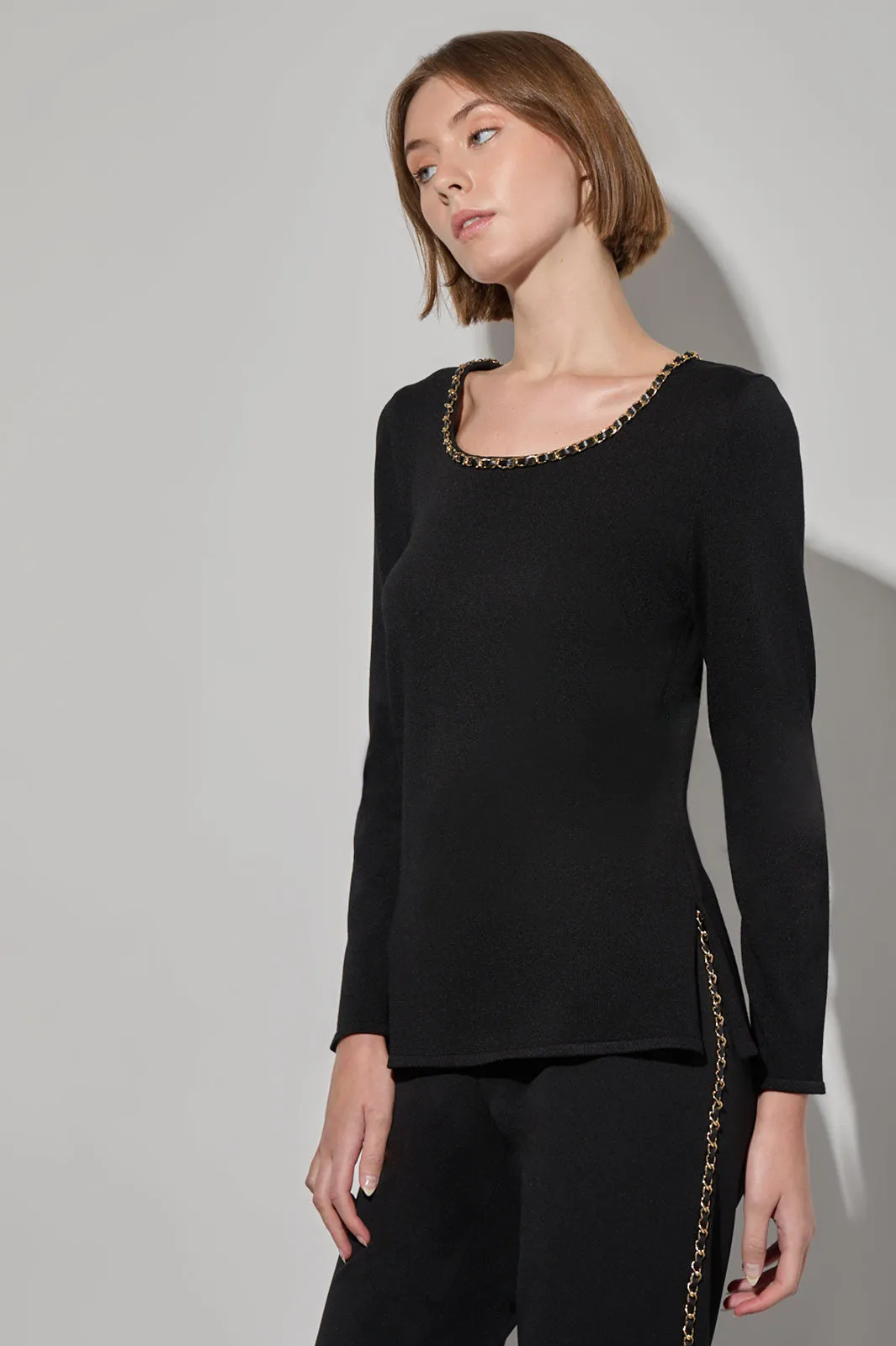 Soft Knit Scoop Neck Chain Detail Tunic