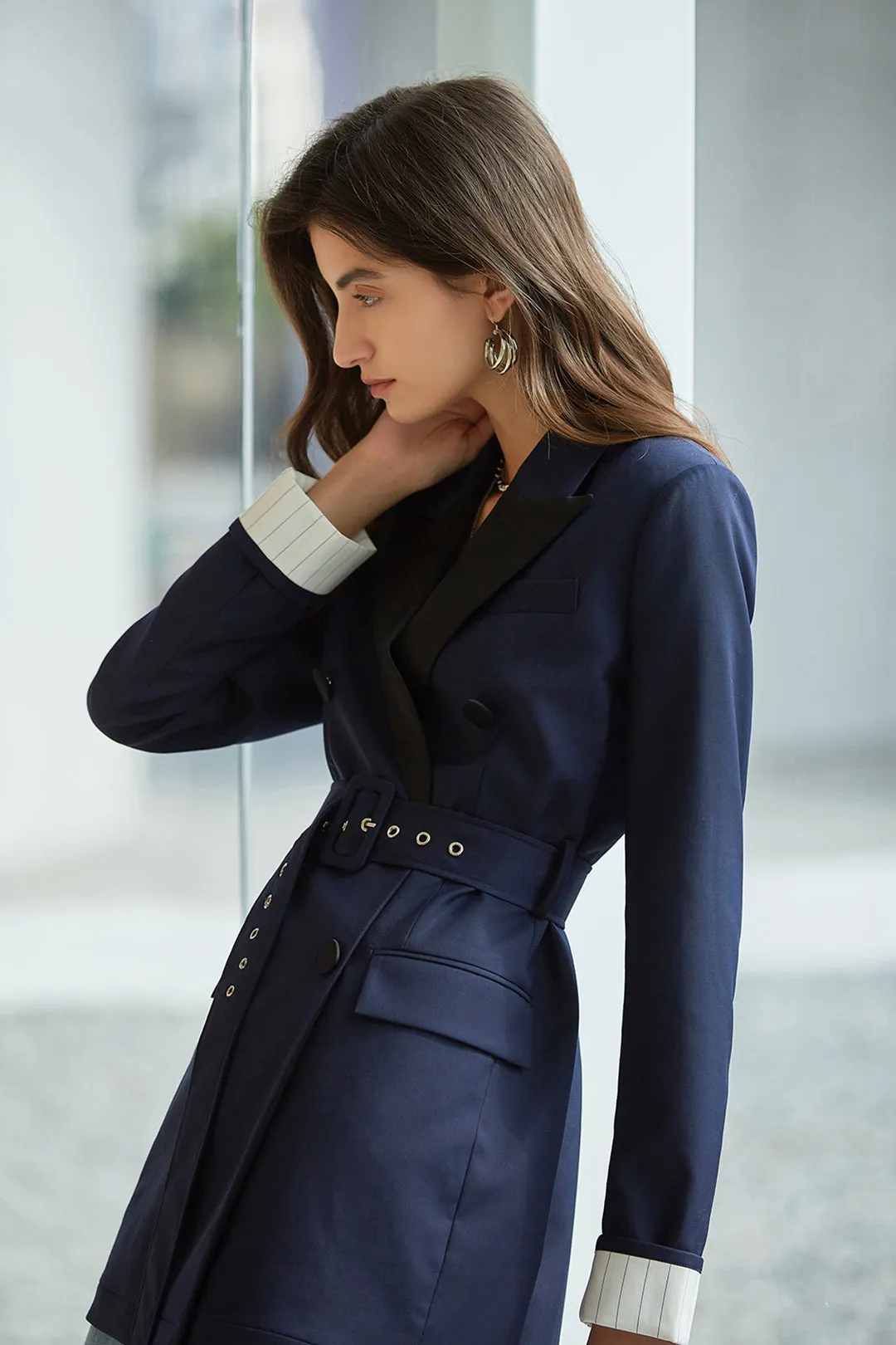 V-neck blazer | Navy blue blazer | Commuter blazer