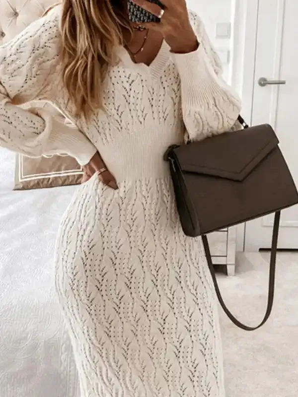 Women’s V-neck long-sleeved hip-hugging sweater dress